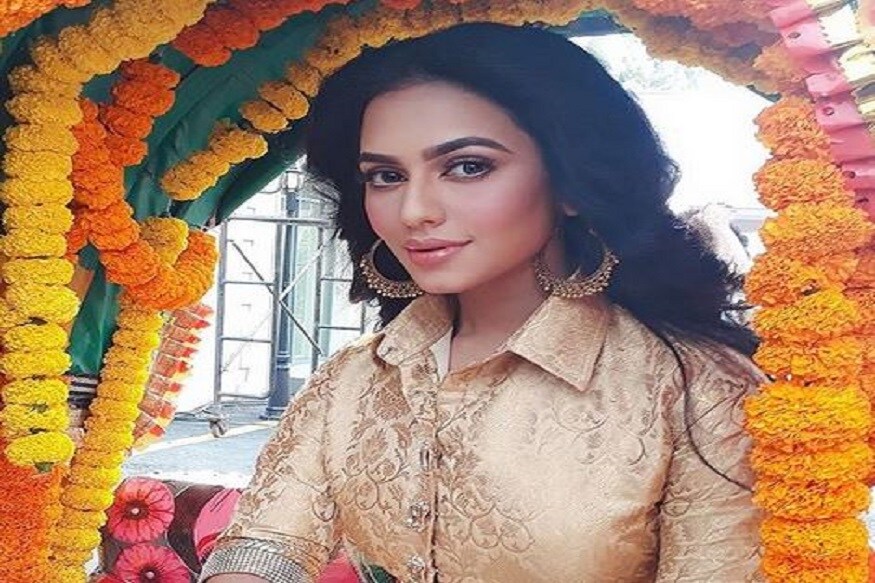 গুঞ্জনে ইতি টানলেন নায়িকা নিজেই ৷ সোশ্যাল মিডিয়ায় ছবি পোস্ট করে বাংলাদেশের জনপ্রিয় অভিনেত্রী জানিয়ে দিলেন, সব পাকা, তিনি বিয়ে করতে চলেছেন ৷ গুঞ্জনে ইতি টানলেন নায়িকা নিজেই ৷ সোশ্যাল মিডিয়ায় ছবি পোস্ট করে বাংলাদেশের জনপ্রিয় অভিনেত্রী জানিয়ে দিলেন, সব পাকা, তিনি বিয়ে করতে চলেছেন ৷