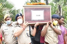 রাজেশ যেন তাঁরই আত্মীয়, চোখের জলে রাজেশের কফিনে কাঁধ দিলেন জেলার পুলিশ সুপার