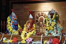 রথের চাকায় লকডাউন, তাই কোলে চড়েই মাসির বাড়ি গেলেন বর্ধমান রাজবাড়ির জগন্নাথ