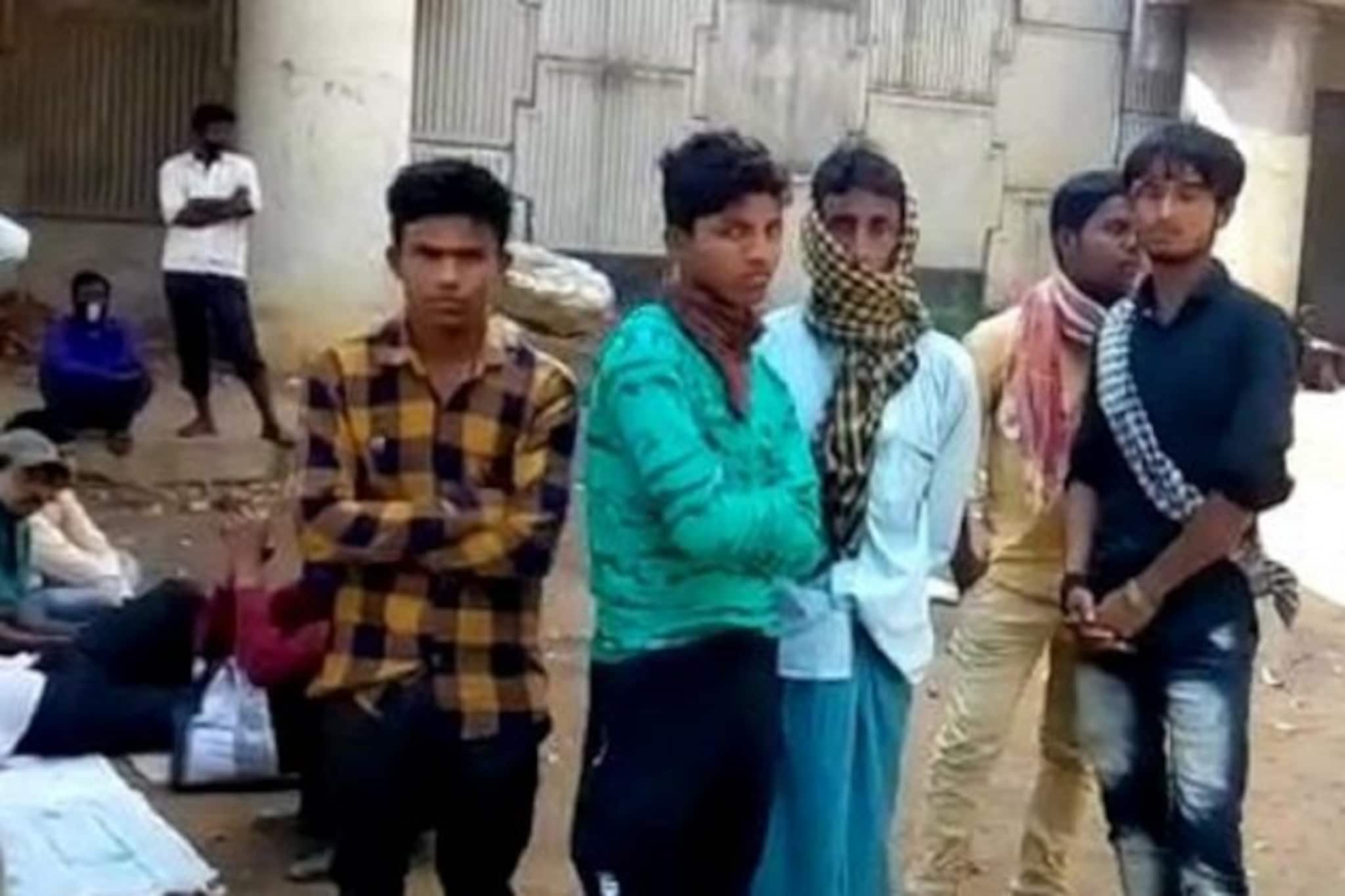 পরিযায়ী শ্রমিকদের তাদের মনোমত কাজের প্রশিক্ষণের উদ্যোগ নিল জেলা প্রশাসন