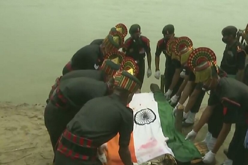 পরে দেখা যায় মৃত্যু হয়েছে অন্তত ২০ জনের। এই ২০ জনের মধ্যেই ছিলেন সুনীল কুমার। 
