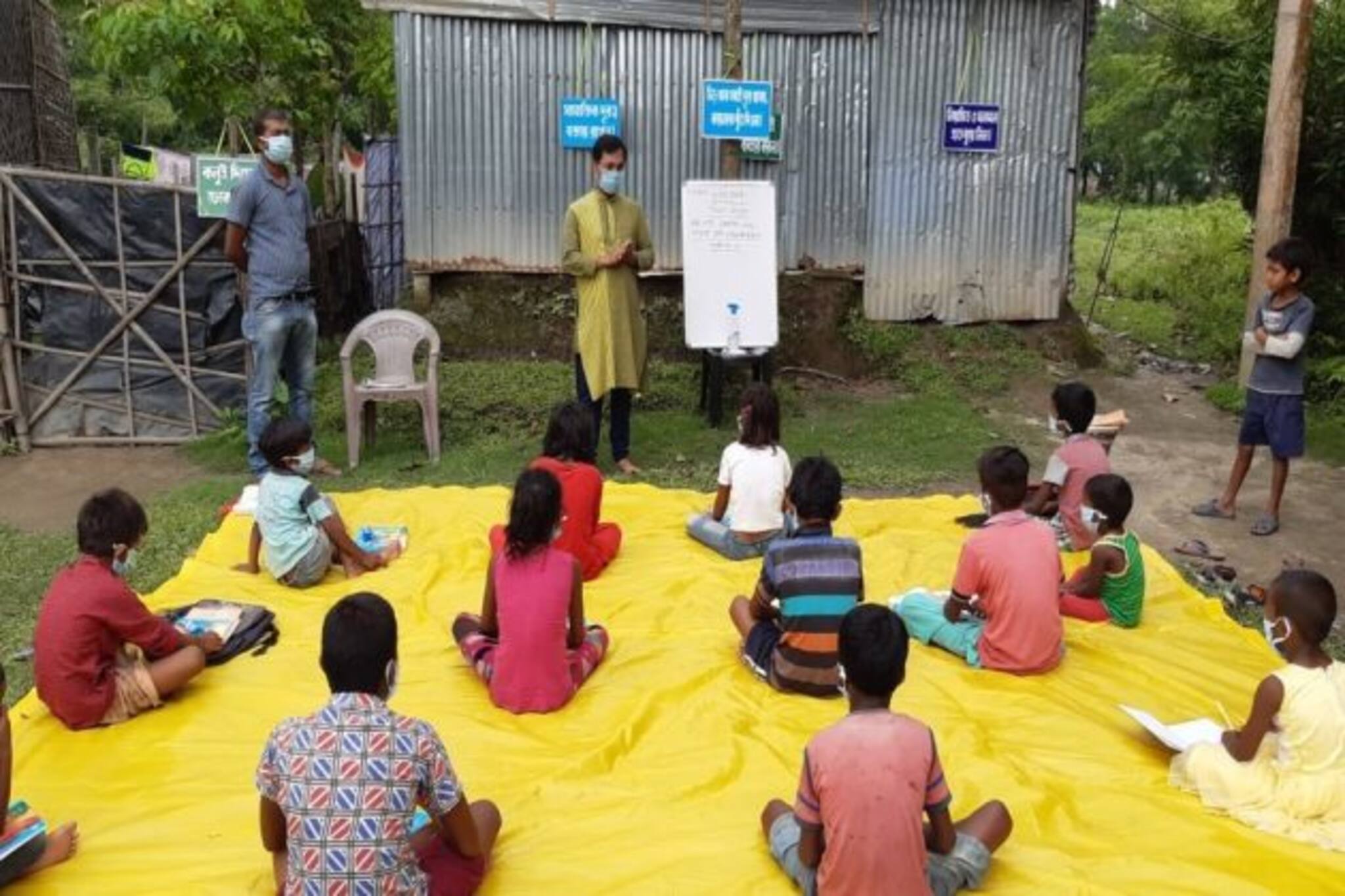 অবশেষে খুলল প্রাইমারি স্কুল! শিক্ষামন্ত্রীর আবেদনে সাড়া দিয়ে পাড়ার মধ্যেই শুরু পঠনপাঠন