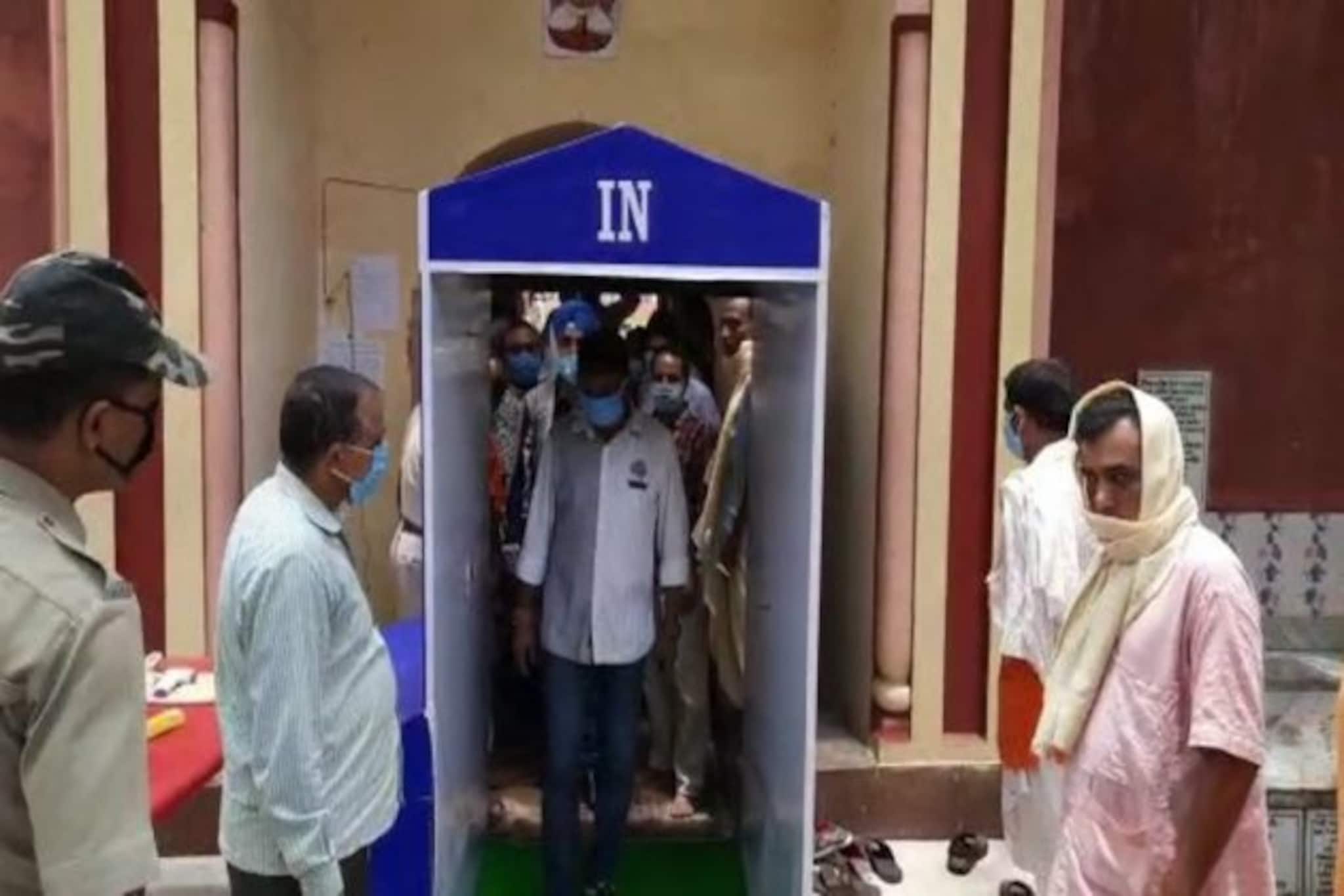 সুপ্রাচীন সর্বমঙ্গলা মন্দিরের প্রবেশদ্বারে বসল স্যানিটাইজিং টানেল, খুশি ভক্তেরা
