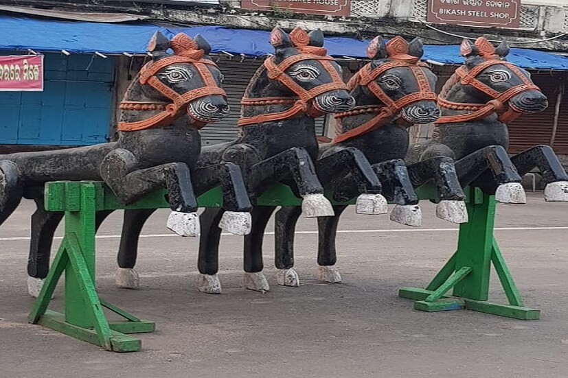 ▪️পুরীর ইতিহাসে এই প্রথম রথযাত্রায় টানা হবে না জগন্নাথ-বলরাম-সুভদ্রার রথ৷ তাই খাঁ খাঁ করছে মন্দির চত্বর৷ 