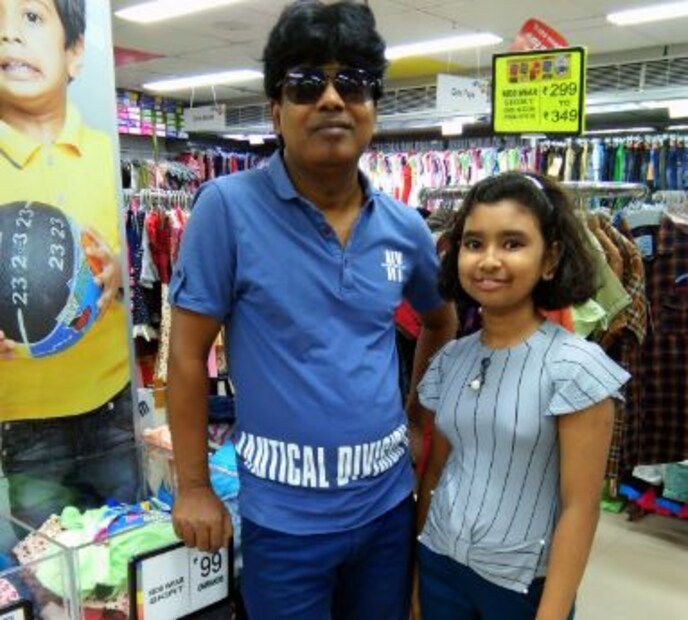 আমাদের খুদে পাঠক অনুষ্কা চক্রবর্তী তাঁর বাবার সঙ্গে পাঠালেন ছবি৷ 