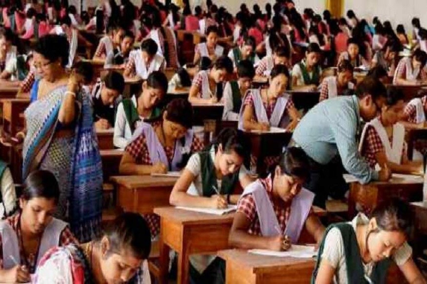 ভারতে ইতিমধ্যেই করোনা আক্রান্ত ৩ লক্ষ ছাড়িয়ে গিয়েছে৷ এখনও পর্যন্ত খবর, CBSE পয়লা জুলাই থেকে ১৫ জুলাইয়ের মধ্যে বোর্ডের পরীক্ষার সূচি রাখতে পারে৷ গোটা দেশে ১৫ হাজার সেন্টারে পরীক্ষা হবে৷ ভারতে ইতিমধ্যেই করোনা আক্রান্ত ৩ লক্ষ ছাড়িয়ে গিয়েছে৷ এখনও পর্যন্ত খবর, CBSE পয়লা জুলাই থেকে ১৫ জুলাইয়ের মধ্যে বোর্ডের পরীক্ষার সূচি রাখতে পারে৷ গোটা দেশে ১৫ হাজার সেন্টারে পরীক্ষা হবে৷