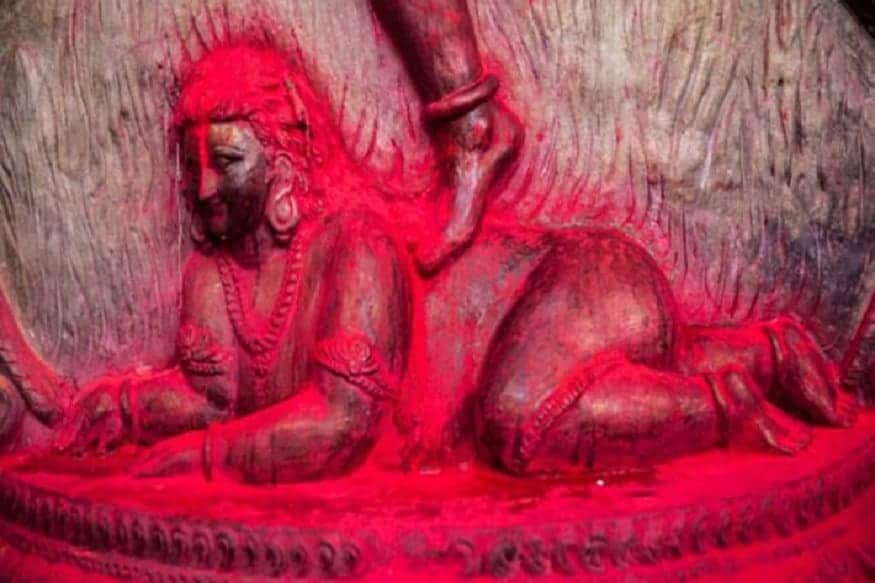 • লোকবিশ্বাস মতে, আষাঢ় মাসে মৃগ শিরা নক্ষত্রের তিনটি পদ শেষ হলে পৃথিবী বা ধরিত্রী মা ঋতুময়ী হন। এই সময়টিতে অম্বুবাচী পালন করা হয়। বাংলা প্রবাদে রয়েছে ‘কিসের বার কিসের তিথি, আষাঢ়ের সাত তারিখ অম্বুবাচী।’ এ দিন থেকেই হয় অম্বুবাচী শুরু। • লোকবিশ্বাস মতে, আষাঢ় মাসে মৃগ শিরা নক্ষত্রের তিনটি পদ শেষ হলে পৃথিবী বা ধরিত্রী মা ঋতুময়ী হন। এই সময়টিতে অম্বুবাচী পালন করা হয়। বাংলা প্রবাদে রয়েছে ‘কিসের বার কিসের তিথি, আষাঢ়ের সাত তারিখ অম্বুবাচী।’ এ দিন থেকেই হয় অম্বুবাচী শুরু।