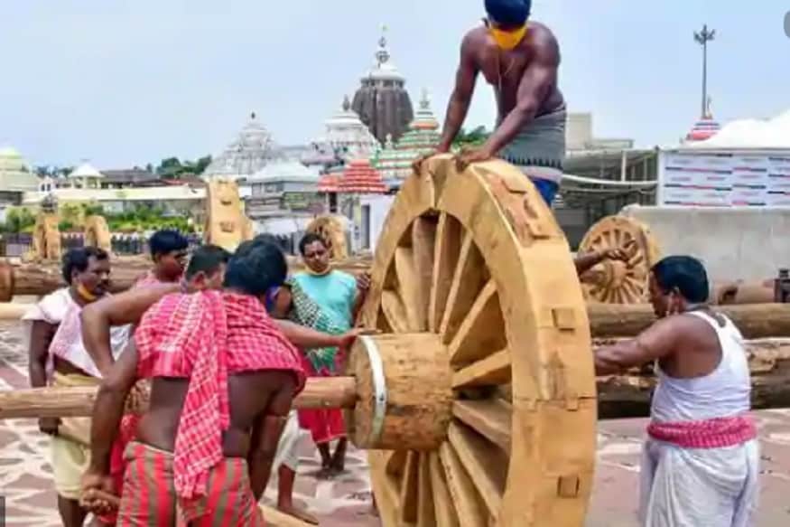 রথাযাত্রা ঘিরে গোটা পুরী মুড়ে ফেলা হয়েছে নিরাপত্তার চাদরে৷ আজ অর্থাত্ বৃহস্পতিবার সকাল ১০টা থেকে ২টো ৬ জুন পর্যন্ত ১৪৪ ধারা জারি করা হয়েছে৷ পুরীর মন্দির ও সংলগ্ন এলাকাতেও ১৪৪ ধারা৷ রথাযাত্রা ঘিরে গোটা পুরী মুড়ে ফেলা হয়েছে নিরাপত্তার চাদরে৷ আজ অর্থাত্ বৃহস্পতিবার সকাল ১০টা থেকে ২টো ৬ জুন পর্যন্ত ১৪৪ ধারা জারি করা হয়েছে৷ পুরীর মন্দির ও সংলগ্ন এলাকাতেও ১৪৪ ধারা৷
