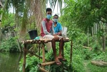 গ্রাম থেকে বিতাড়িত পরিযায়ী শ্রমিকেরা জঙ্গলে কোয়ারেন্টাইনে!‌ রাতে তাড়া করছে শেয়াল
