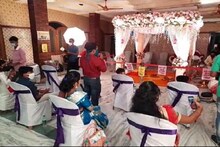 বর-কনের মুখে মাস্ক, অসুস্থ বাবার কথা রাখতে চারহাত এক হল লকডাউন উঠতেই