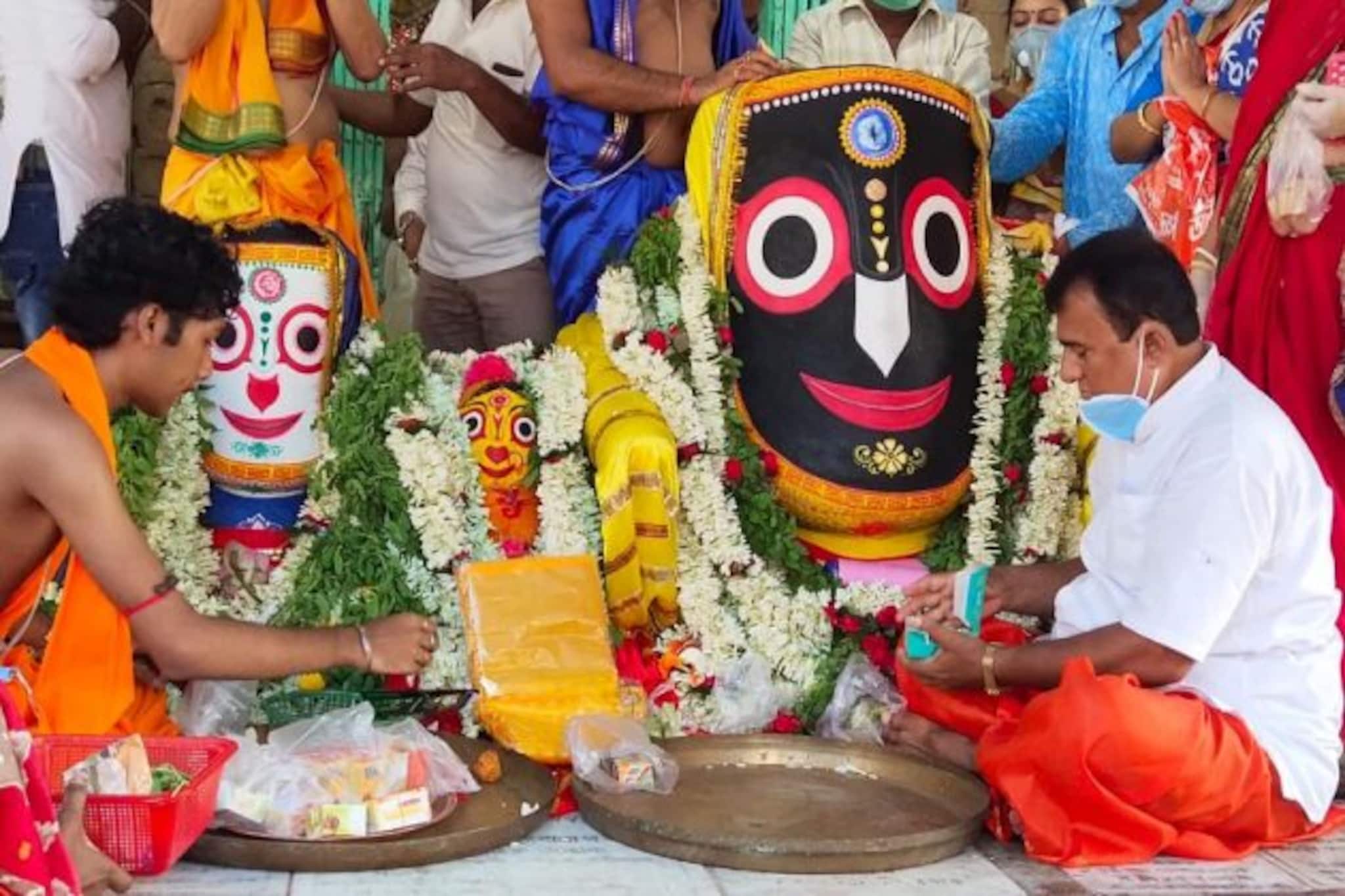 ৬২৪ বছরের ইতিহাসে এই প্রথম,মাহেশের রথের চাকা গড়াল না,রীতি মেনে পুজো শুরু মন্দিরে