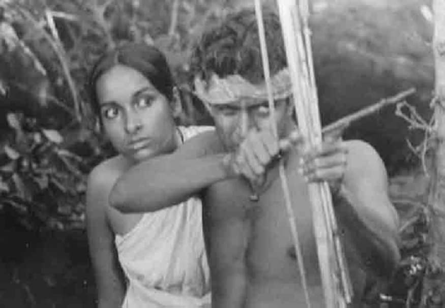 শুরু হয় মৃণাল সেনের ছবি 'মৃগয়া' তে কাজ। মমতা শঙ্কর ছিলেন মিঠুনের প্রথম নায়িকা। মিঠুনের প্রেমে তখনই পড়েছিলেন মমতা শঙ্কর। তাঁদের মিষ্টি গল্পও লোকের মুখে মুখে ঘোরে। photo source collected শুরু হয় মৃণাল সেনের ছবি 'মৃগয়া' তে কাজ। মমতা শঙ্কর ছিলেন মিঠুনের প্রথম নায়িকা। মিঠুনের প্রেমে তখনই পড়েছিলেন মমতা শঙ্কর। তাঁদের মিষ্টি গল্পও লোকের মুখে মুখে ঘোরে। photo source collected