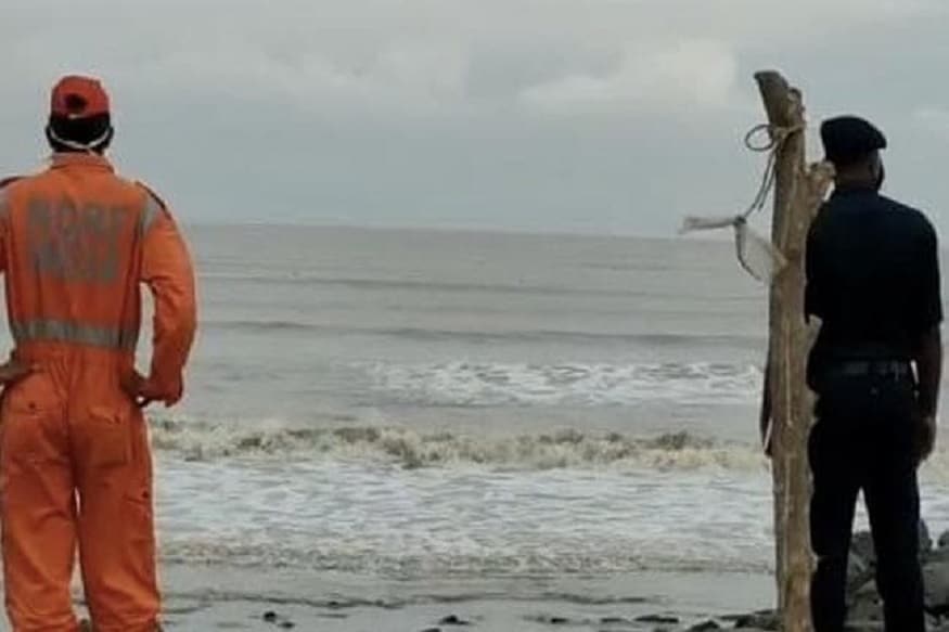 ল্যান্ডফলের সময় নিসর্গের গতি সর্বোচ্চ ১২০ থেকে ১২৫ কিলোমিটার প্রতিঘণ্টায় থাকবে৷ নিসর্গের জেরে অতিভারী বৃষ্টি হবে মুম্বই, থানে, রায়গড়, সিন্ধুদুর্গ, পালঘর ইত্যাদি জায়গায়৷ ল্যান্ডফলের সময় নিসর্গের গতি সর্বোচ্চ ১২০ থেকে ১২৫ কিলোমিটার প্রতিঘণ্টায় থাকবে৷ নিসর্গের জেরে অতিভারী বৃষ্টি হবে মুম্বই, থানে, রায়গড়, সিন্ধুদুর্গ, পালঘর ইত্যাদি জায়গায়৷