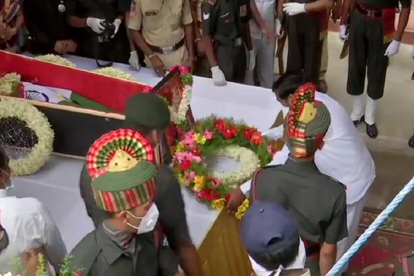 তেলঙ্গনার বীর শহিদেক একবার ছুঁয়ে দেখতে জড়ো হয়েছিলেন হাজার হাজার মানুষ।