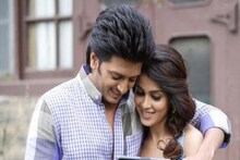 ফুলশয্যার রাতেই বউকে ডিভোর্স দিতে চেয়েছিলেন রিতেশ দেশমুখ ! স্বীকারোক্তি অভিনেতার
