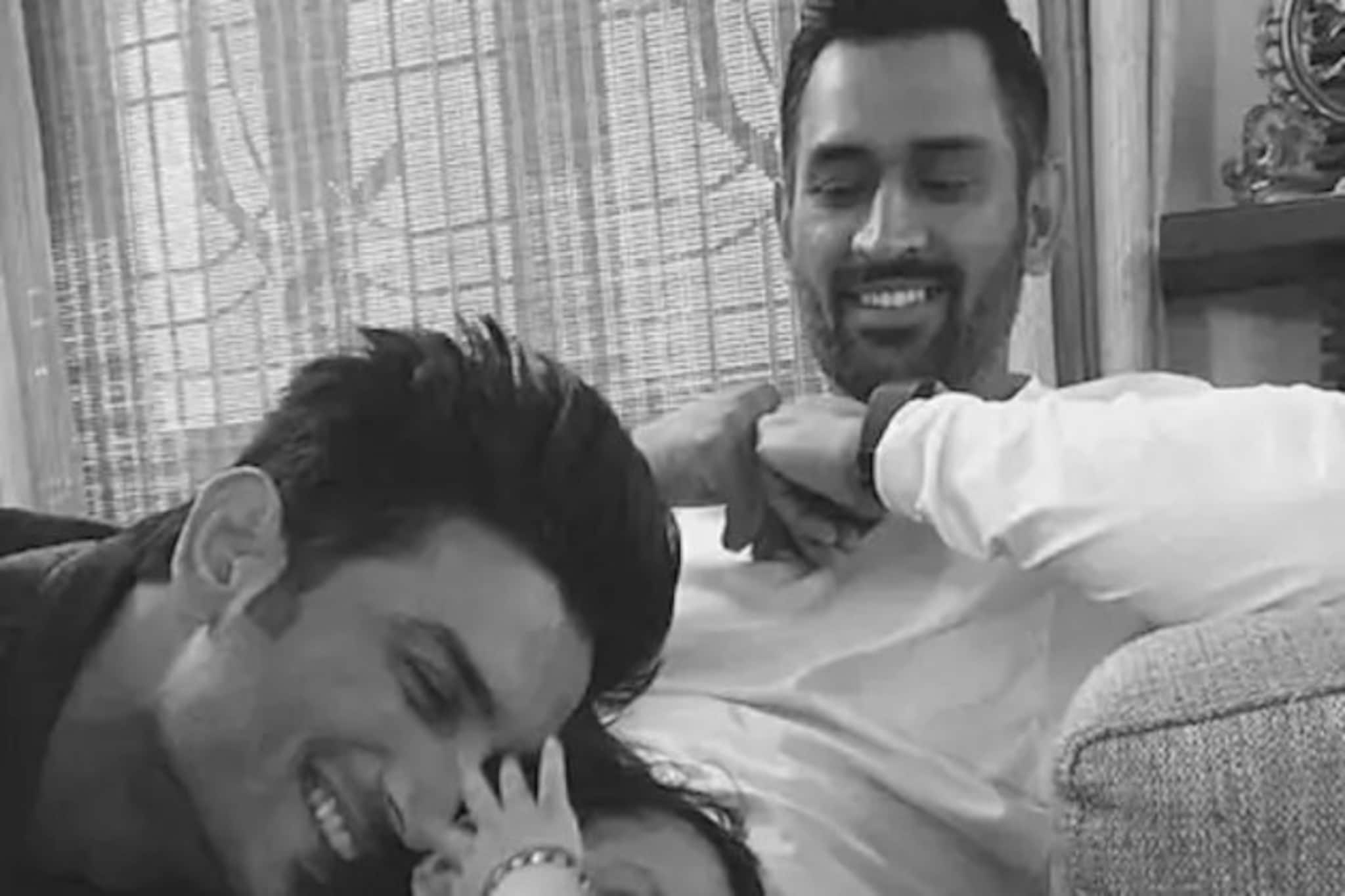 শ্যুটিংয়ের সময় সুশান্তের এই কাজের জন্য ধোনি বলেছিলেন ‘ইয়ার তুম.....’