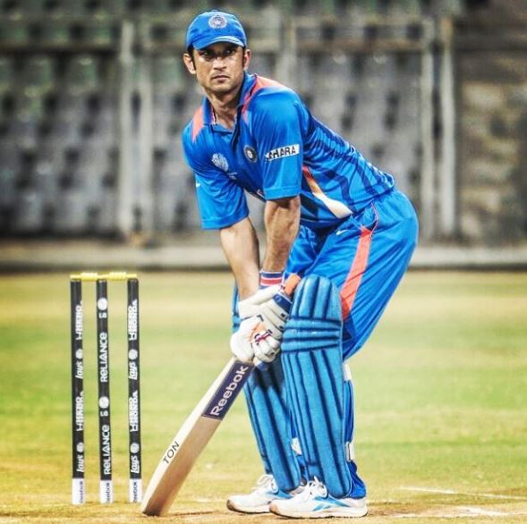 ▪️মেধাবী ছাত্র সুশান্ত সিং রাজপুত খুবই চিন্তাশীল ছিলেন ৷ একার ক্ষমতায় জায়গা তৈরি করেছিলেন বলিউডে৷ যদিও সিরিয়াল থেকেই তিনি জনপ্রিয় হয়েছিলেন৷ ▪️মেধাবী ছাত্র সুশান্ত সিং রাজপুত খুবই চিন্তাশীল ছিলেন ৷ একার ক্ষমতায় জায়গা তৈরি করেছিলেন বলিউডে৷ যদিও সিরিয়াল থেকেই তিনি জনপ্রিয় হয়েছিলেন৷