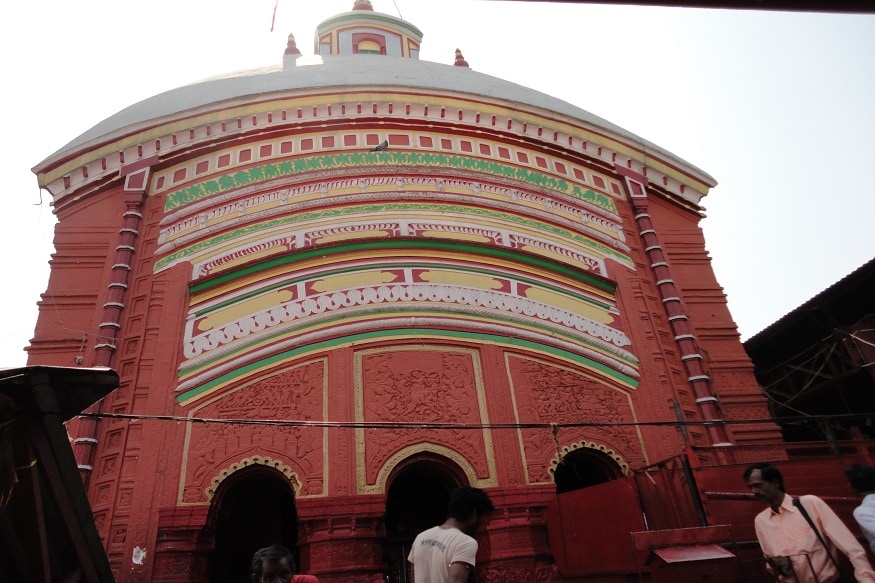 মন্দির খুললেও দুশ্চিন্তায় তারাপীঠের হোটল মালিকরা৷ তাঁদের চিন্তা, পর্যটক আদৌ কতটা হবে৷ হোটেল মালিকরা স্বাস্থ্যবিধি মেনে হোটেল খোলার জন্য ব্যবস্থা করে ফেলেছেন । সানিটাইজ করার প্রক্রিয়া শুরু হয়েছে বহু হোটেলে । মন্দির খুললেও দুশ্চিন্তায় তারাপীঠের হোটল মালিকরা৷ তাঁদের চিন্তা, পর্যটক আদৌ কতটা হবে৷ হোটেল মালিকরা স্বাস্থ্যবিধি মেনে হোটেল খোলার জন্য ব্যবস্থা করে ফেলেছেন । সানিটাইজ করার প্রক্রিয়া শুরু হয়েছে বহু হোটেলে ।