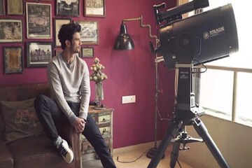 মহাকাশ ছিল ভীষণ প্রিয়, চাঁদে কিনেছিলেন এক টুকরো জমি!সেই বাড়িতেই কি পাড়ি দিলেন? মহাকাশ ছিল ভীষণ প্রিয়, চাঁদে কিনেছিলেন এক টুকরো জমি!সেই বাড়িতেই কি পাড়ি দিলেন?