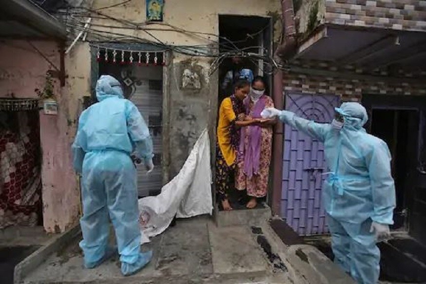 জুন মাসের প্রতিদিনই লাফিয়ে লাফিয়ে বাড়ছে সংক্রমণ ৷ রোজই তৈরি হচ্ছে সংক্রমণের নয়া রেকর্ড ৷ রবিবার সকালে গত ২৪ ঘণ্টায় সংক্রমণের যে রিপোর্ট স্বাস্থ্যমন্ত্রক প্রকাশ করল তাতে নতুন সংক্রমিতের সংখ্যা ১৫,৪১৩৷ সারা দেশের মোট সংক্রমিতের সংখ্যা ৪,১০,৪৬১৷ অ্যাক্টিভ কেসের সংখ্যা ১,৬৯,৪৫১৷ সেরে উঠেছেন ২.২৭,৭৫৫৷ একজন ফিরে গেছেন ৷ মৃত্যু হয়েছে ৩০৬ জনের ৷ যার জেরে গোটা দেশে মোট মৃত্যুর সংখ্যা ১৩,২৫৪ ৷ জুন মাসের প্রতিদিনই লাফিয়ে লাফিয়ে বাড়ছে সংক্রমণ ৷ রোজই তৈরি হচ্ছে সংক্রমণের নয়া রেকর্ড ৷ রবিবার সকালে গত ২৪ ঘণ্টায় সংক্রমণের যে রিপোর্ট স্বাস্থ্যমন্ত্রক প্রকাশ করল তাতে নতুন সংক্রমিতের সংখ্যা ১৫,৪১৩৷ সারা দেশের মোট সংক্রমিতের সংখ্যা ৪,১০,৪৬১৷ অ্যাক্টিভ কেসের সংখ্যা ১,৬৯,৪৫১৷ সেরে উঠেছেন ২.২৭,৭৫৫৷ একজন ফিরে গেছেন ৷ মৃত্যু হয়েছে ৩০৬ জনের ৷ যার জেরে গোটা দেশে মোট মৃত্যুর সংখ্যা ১৩,২৫৪ ৷