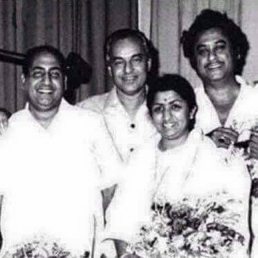 লতা মঙ্গেশকরের ও মহম্মদ রফির জুটিকে বলিউড ইতিহাসের শ্রেষ্ঠ জুটি ধরা হয়। তাঁরা ১৯৪৯ সালে 'বরসাত' ছবি থেকে শুরু করে একের পর এক ৫০০ এর বেশি গান একসঙ্গে গেয়েছেন। photo source Instagram লতা মঙ্গেশকরের ও মহম্মদ রফির জুটিকে বলিউড ইতিহাসের শ্রেষ্ঠ জুটি ধরা হয়। তাঁরা ১৯৪৯ সালে 'বরসাত' ছবি থেকে শুরু করে একের পর এক ৫০০ এর বেশি গান একসঙ্গে গেয়েছেন। photo source Instagram