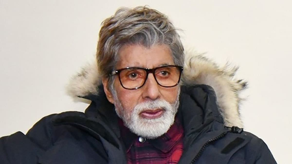 এখন আগের থেকে ভাল আছেন বিগবি ৷ আর সেই ভাল থাকার মাঝেই নিজের ব্লগে করোনা আক্রান্ত হওয়া নিয়ে বিশদে লিখে ফেললেন তিনি৷ এখন আগের থেকে ভাল আছেন বিগবি ৷ আর সেই ভাল থাকার মাঝেই নিজের ব্লগে করোনা আক্রান্ত হওয়া নিয়ে বিশদে লিখে ফেললেন তিনি৷