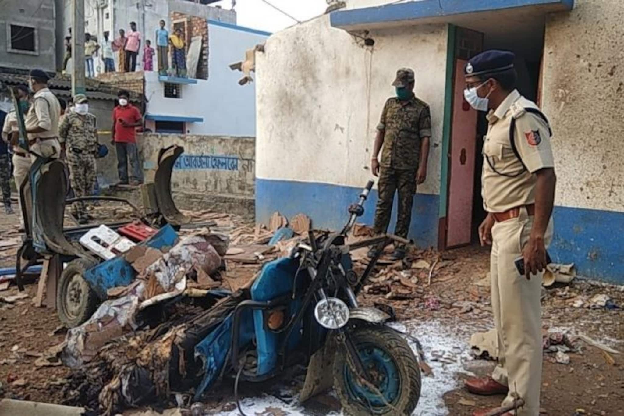 মালদহে চলন্ত টোটো বিস্ফোরণের তদন্তে নেমে ধন্ধে পুলিশই !