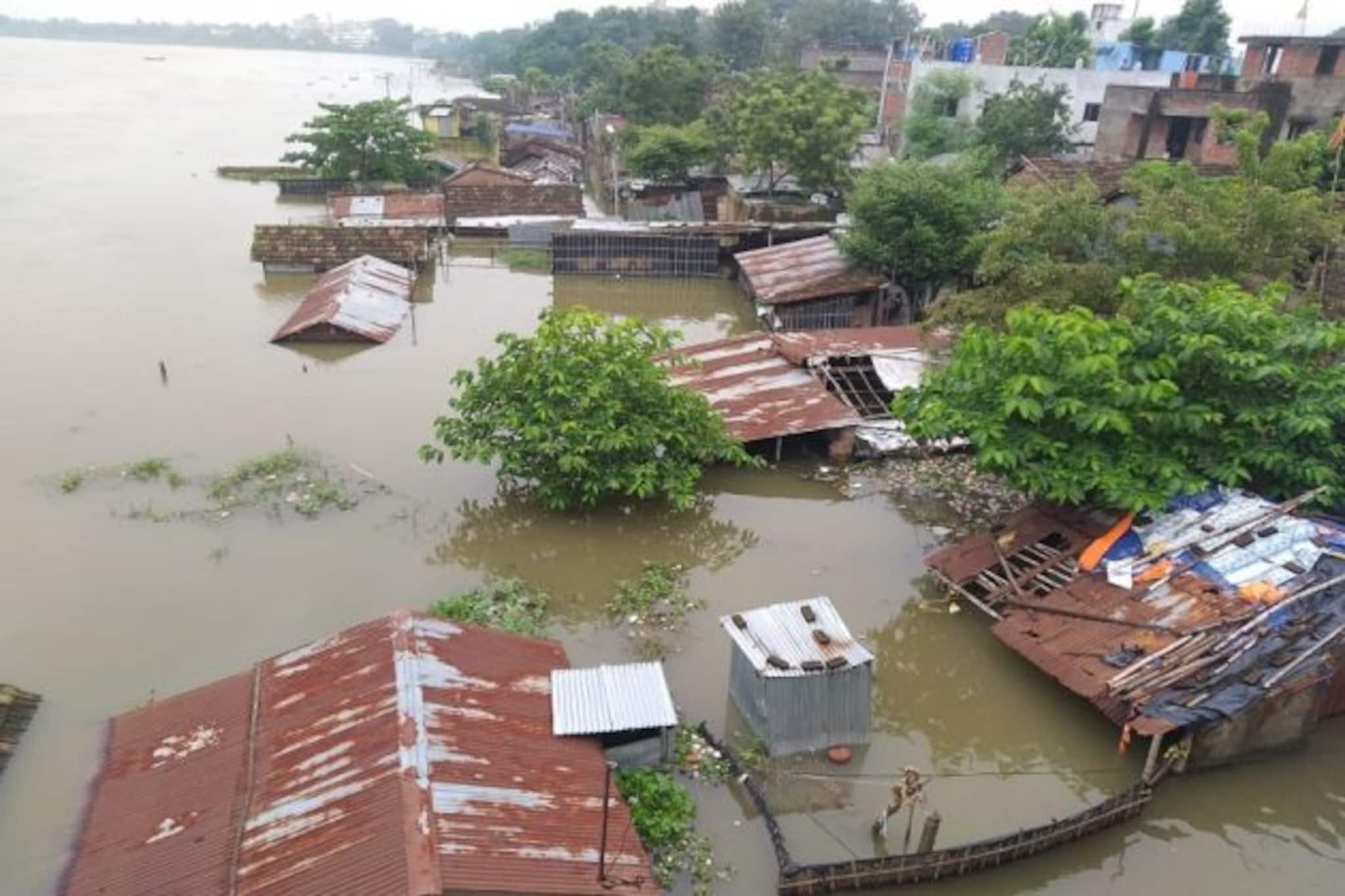 হুহু করে বাড়ছে জলস্তর, বিপদসীমার ওপরে মহানন্দা
