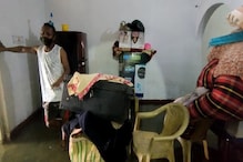 বেহাল নিকাশী নালা! টানা ১০ দিন জলমগ্ন শিলিগুড়ির কদমতলা, ঘরবন্দী ৩০০ বেহাল নিকাশী নালা! টানা ১০ দিন জলমগ্ন শিলিগুড়ির কদমতলা, ঘরবন্দী ৩০০