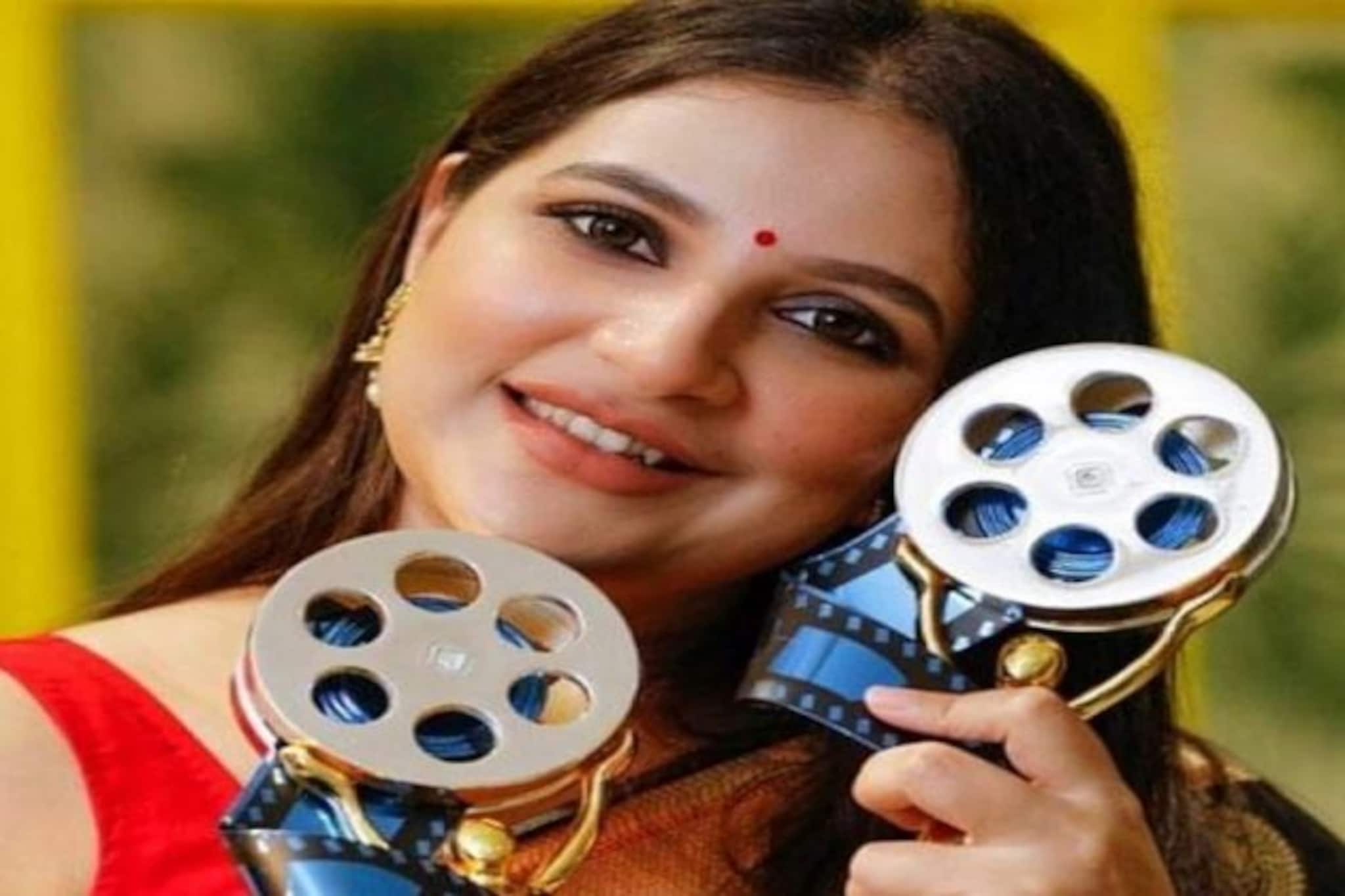 'পরিণীতা' ছবির জন্য সেরা অভিনেত্রীর পুরস্কার পেলেন শুভশ্রী