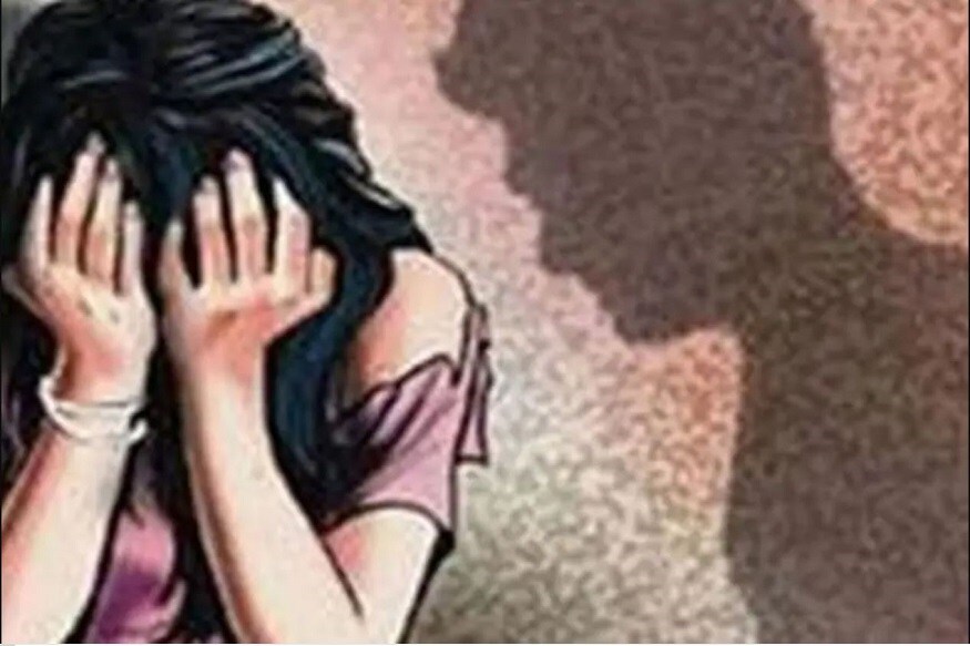 রাজস্থানের চিত্তোরে ঘটে গেল এক মর্মান্তিক ঘটনা। মানুষ কতটা ভয়ানক হলে এমন কাজ করতে পারে, তা এই ঘটনা সামনে আসায়, আরও একবার প্রমানিত হল। photo source collected রাজস্থানের চিত্তোরে ঘটে গেল এক মর্মান্তিক ঘটনা। মানুষ কতটা ভয়ানক হলে এমন কাজ করতে পারে, তা এই ঘটনা সামনে আসায়, আরও একবার প্রমানিত হল। photo source collected
