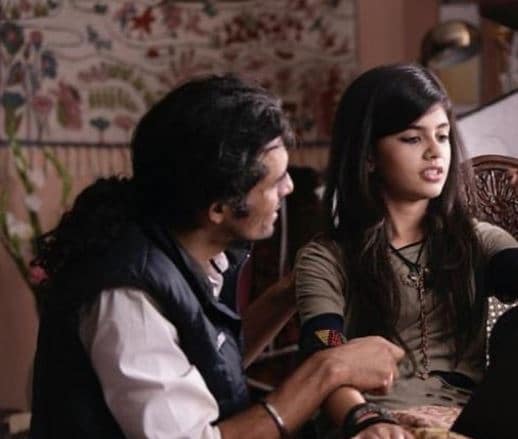 সঞ্জনার সেই ছোটবেলার স্মৃতি ফিরিয়ে আনলেন পরিচালক ইমতিয়াজ আলি ৷ রকস্টার ছবির শ্যুটিং স্টিল শেয়ার করে ইমতিয়াজ লিখলেন, ‘ছোট্ট ম্যাডি এখন বড় হয়ে গিয়েছে ৷ ওকে শুভেচ্ছা জানালাম দিল বেচারার জন্য’৷ সঞ্জনার সেই ছোটবেলার স্মৃতি ফিরিয়ে আনলেন পরিচালক ইমতিয়াজ আলি ৷ রকস্টার ছবির শ্যুটিং স্টিল শেয়ার করে ইমতিয়াজ লিখলেন, ‘ছোট্ট ম্যাডি এখন বড় হয়ে গিয়েছে ৷ ওকে শুভেচ্ছা জানালাম দিল বেচারার জন্য’৷