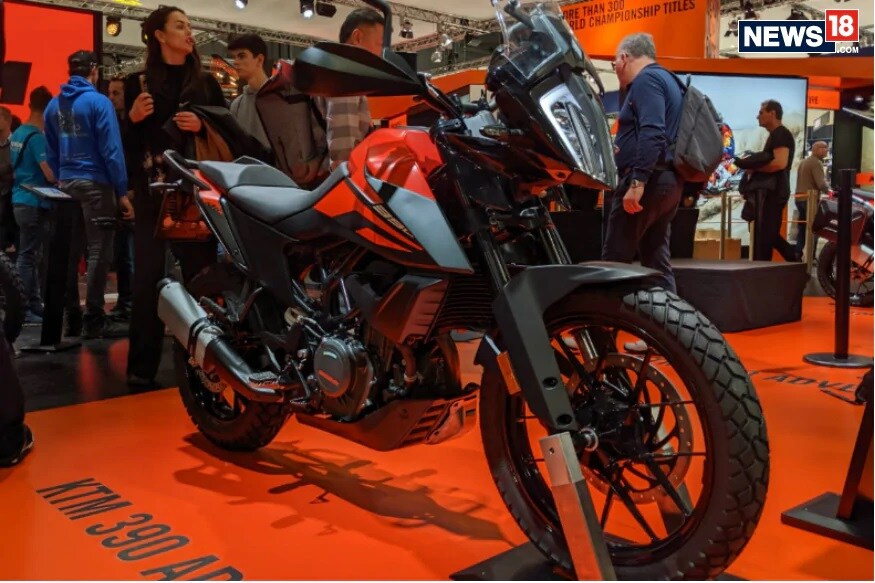 • আপাতত KTM 390 বাইকের দিল্লিতে এক্স শো রুম দাম ৩ লক্ষ ৪ হাজার টাকা। ক্রেতারা চাইলে বাজার ফিনান্স ও এইচডিএফসি ব্যাঙ্কের মাধ্যমে ৯৫ শতাংশ ফিনান্স কভার পেতে পারেন। সামান্য সুদে এই সুযোগ পাবেন তাঁরা। • আপাতত KTM 390 বাইকের দিল্লিতে এক্স শো রুম দাম ৩ লক্ষ ৪ হাজার টাকা। ক্রেতারা চাইলে বাজার ফিনান্স ও এইচডিএফসি ব্যাঙ্কের মাধ্যমে ৯৫ শতাংশ ফিনান্স কভার পেতে পারেন। সামান্য সুদে এই সুযোগ পাবেন তাঁরা।