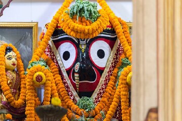 তিনি স্বয়ং নারায়ণ, তাঁর শরণে কোনও বাধাই বাধা নয়, নতুন জীবনের অঙ্গীকারে একগুচ্
