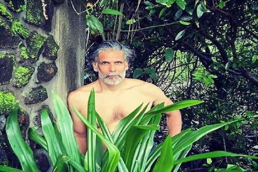 ছিলেন সুপার মডেল ৷ ফ্যাশন জগতে একাধিপত্য ছিল দেখার মতো ৷ এক সময় তো মডেল মধু সাপ্রের সঙ্গে নগ্ন হয়ে ছবি তুলে বিতর্ক ডেকেছিলেন মিলিন্দ সোমন ৷ প্রথম থেকেই প্রমাণ দিয়েছিলেন তিনি একেবারে বিন্দাস ৷ Photo: Instagram ছিলেন সুপার মডেল ৷ ফ্যাশন জগতে একাধিপত্য ছিল দেখার মতো ৷ এক সময় তো মডেল মধু সাপ্রের সঙ্গে নগ্ন হয়ে ছবি তুলে বিতর্ক ডেকেছিলেন মিলিন্দ সোমন ৷ প্রথম থেকেই প্রমাণ দিয়েছিলেন তিনি একেবারে বিন্দাস ৷ Photo: Instagram