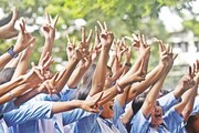 উচ্চমাধ্যমিকে টেক্কা কলকাতার, কৃতীদের তালিকায় পিছিয়ে নেই জেলাও