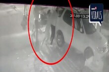 দুই মেয়ের সামনে গুলি সাংবাদিককে, কী অবস্থা উত্তরপ্রদেশে , দেখুন