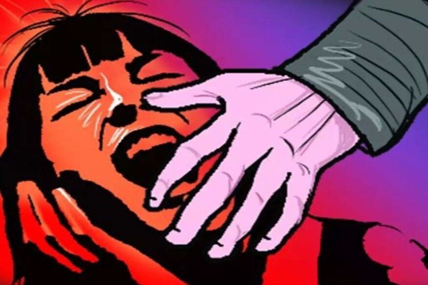 *শুধু লকডাউন বলে নয়, দারিদ্রই এই অঞ্চলের মানুষের নিত্যসঙ্গী। কিন্তু লকডাউনে সেই মাত্রাটা লাগামছাড়া হয়ে গিয়েছে। কিন্তু পেট চালাতে হবে, তাই তারা নিরুপায়। রোজ ২০০-৩০০ টাকা রোজগারের আশায় কাজে ঢোকে। তার উপর দালালি দিতে হয়। দিনের শেষে ১০০-১৫০ টাকা হাতে আসে। তাও সেই টাকা পেতে রোজ দিতে হয় শরীর। ছবিঃ প্রতীকী। *শুধু লকডাউন বলে নয়, দারিদ্রই এই অঞ্চলের মানুষের নিত্যসঙ্গী। কিন্তু লকডাউনে সেই মাত্রাটা লাগামছাড়া হয়ে গিয়েছে। কিন্তু পেট চালাতে হবে, তাই তারা নিরুপায়। রোজ ২০০-৩০০ টাকা রোজগারের আশায় কাজে ঢোকে। তার উপর দালালি দিতে হয়। দিনের শেষে ১০০-১৫০ টাকা হাতে আসে। তাও সেই টাকা পেতে রোজ দিতে হয় শরীর। ছবিঃ প্রতীকী।