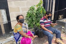 দিনভর হাসপাতালে ঘুরে মেলেনি চিকিৎসা, করোনা আক্রান্ত ইছাপুরের তরুণের মৃত্যুতে অভিযোগ দায়ের