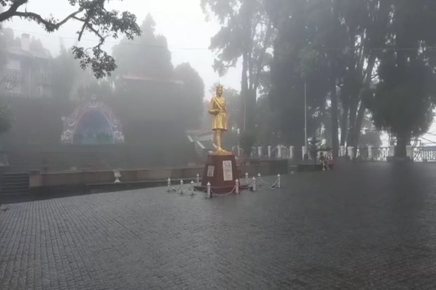 *পাহাড় থেকে সমতল! সর্বত্রই কড়া লকডাউন! নতুন করে আক্রান্তের গ্রাফ বাড়ায় শিলিগুড়ি পুরসভার ৪৭টি ওয়ার্ডে বৃহস্পতিবার থেকে দ্বিতীয় দফার লকডাউন শুরু হল ৭ দিনের জন্য। *পাহাড় থেকে সমতল! সর্বত্রই কড়া লকডাউন! নতুন করে আক্রান্তের গ্রাফ বাড়ায় শিলিগুড়ি পুরসভার ৪৭টি ওয়ার্ডে বৃহস্পতিবার থেকে দ্বিতীয় দফার লকডাউন শুরু হল ৭ দিনের জন্য।