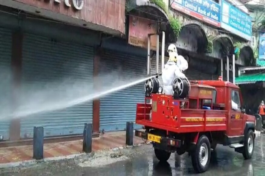 *ফের আক্রান্তের গ্রাফ বাড়ায় গোর্খাল্যাণ্ড টেরিটোরিয়াল অ্যাডমিনিস্ট্রেশন এলাকায় নতুন করে টানা ৭ দিনের লকডাউনের ডাক দেওয়া হয়েছে। আগামী ২৬ জুলাই অর্থাৎ রবিবার থেকে পার্বত্য এলাকায় কড়া লকডাউন হবে। আজ জানিয়ে দিয়েছেন জিটিএ'র চেয়ারম্যান অনীত থাপা। অর্থাৎ দার্জিলিং, কার্শিয়ং, মিরিক এবং কালিম্পং মহকুমা এলাকায় পূর্ণ লকডাউন চলবে। *ফের আক্রান্তের গ্রাফ বাড়ায় গোর্খাল্যাণ্ড টেরিটোরিয়াল অ্যাডমিনিস্ট্রেশন এলাকায় নতুন করে টানা ৭ দিনের লকডাউনের ডাক দেওয়া হয়েছে। আগামী ২৬ জুলাই অর্থাৎ রবিবার থেকে পার্বত্য এলাকায় কড়া লকডাউন হবে। আজ জানিয়ে দিয়েছেন জিটিএ'র চেয়ারম্যান অনীত থাপা। অর্থাৎ দার্জিলিং, কার্শিয়ং, মিরিক এবং কালিম্পং মহকুমা এলাকায় পূর্ণ লকডাউন চলবে।