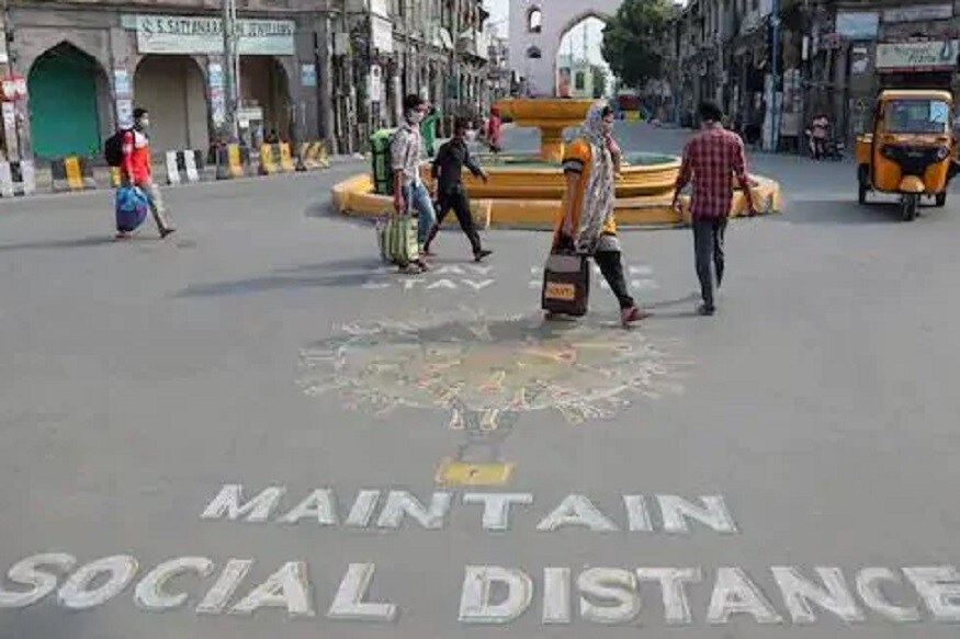 গত ১৪ জুলাই রাত ৮টা থেকে ২২ জুলাই বিকেল ৫টা পর্যন্ত বেঙ্গালুরুতে সম্পূর্ণ লকডাউন ঘোষণা করেছিল কর্নাটক সরকার৷ বেঙ্গালুরুতে করোনা আক্রান্তের সংখ্যা ৩৩ হাজারের বেশি৷ গত ১৪ জুলাই রাত ৮টা থেকে ২২ জুলাই বিকেল ৫টা পর্যন্ত বেঙ্গালুরুতে সম্পূর্ণ লকডাউন ঘোষণা করেছিল কর্নাটক সরকার৷ বেঙ্গালুরুতে করোনা আক্রান্তের সংখ্যা ৩৩ হাজারের বেশি৷