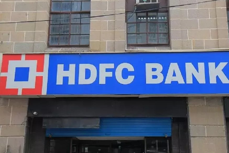 HDFC Bank>> HDFC ব্যাঙ্ক এই স্কিমের নাম দিয়েছে 'HDFC Senior Citizen Care' ৷>> ১৮ মে ২০২০ থেকে এই স্কিম লাগু করা হয়েছে ৷>> ৫ বছর ১ দিন থেকে ১০ বছরের জন্য এই স্কিম করা যেতে পারে ৷>> এই স্কিমে এফডি করালে মিলবে ৬.২৫ শতাংশ সুদ ৷ এই রেট ১২ জুন থেকে লাগু করা হয়েছে ৷>> সাধারণ এফডি থেকে ০.৭৫ শতাংশ বেশি সুদ মিলবে ৷>> টাকা ম্যাচিউর হওয়ার আগে তুলে নিলে ০.২৫ শতাংশের লাভ মিলবে না ৷>> ৫ বছরের আগে টাকা তুললে ১ শতাংশ পেনাল্টি দিতে হবে ৷অধিকতম ২ কোটি টাকার এফডি করা যেতে পারে ৷ HDFC Bank>> HDFC ব্যাঙ্ক এই স্কিমের নাম দিয়েছে 'HDFC Senior Citizen Care' ৷>> ১৮ মে ২০২০ থেকে এই স্কিম লাগু করা হয়েছে ৷>> ৫ বছর ১ দিন থেকে ১০ বছরের জন্য এই স্কিম করা যেতে পারে ৷>> এই স্কিমে এফডি করালে মিলবে ৬.২৫ শতাংশ সুদ ৷ এই রেট ১২ জুন থেকে লাগু করা হয়েছে ৷>> সাধারণ এফডি থেকে ০.৭৫ শতাংশ বেশি সুদ মিলবে ৷>> টাকা ম্যাচিউর হওয়ার আগে তুলে নিলে ০.২৫ শতাংশের লাভ মিলবে না ৷>> ৫ বছরের আগে টাকা তুললে ১ শতাংশ পেনাল্টি দিতে হবে ৷অধিকতম ২ কোটি টাকার এফডি করা যেতে পারে ৷