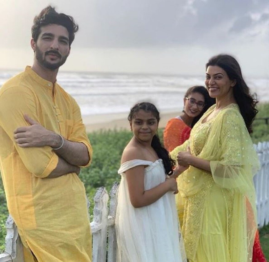 সুস্মিতাকে সোশ্যাল মিডিয়ায় প্রচুর মেসেজ পাঠিয়েছিলেন রোহমান। কিন্তু কোনও দিনই তা খুলে দেখা হয়নি তাঁর। photo source Instagram সুস্মিতাকে সোশ্যাল মিডিয়ায় প্রচুর মেসেজ পাঠিয়েছিলেন রোহমান। কিন্তু কোনও দিনই তা খুলে দেখা হয়নি তাঁর। photo source Instagram