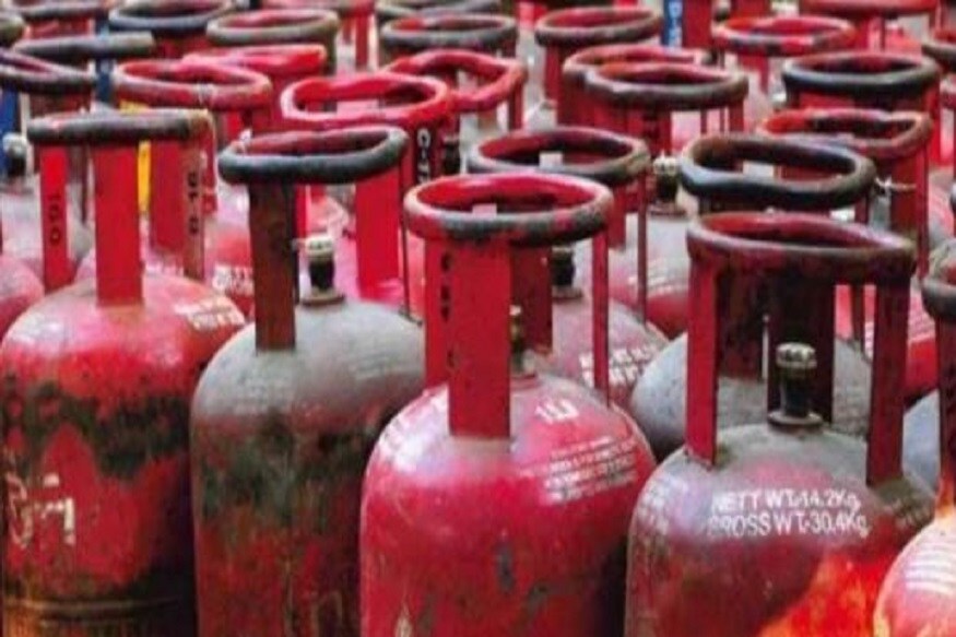 ▪️১৪.২ কেজির রান্নার LPG সিলিন্ডারের নয়াদিল্লিতে দাম গত জুলাইয়ে ছিল ৬৩৭ টাকা৷ যা এই বছর কমে দাঁড়িয়ে ৫৯৪ টাকা৷ ▪️১৪.২ কেজির রান্নার LPG সিলিন্ডারের নয়াদিল্লিতে দাম গত জুলাইয়ে ছিল ৬৩৭ টাকা৷ যা এই বছর কমে দাঁড়িয়ে ৫৯৪ টাকা৷