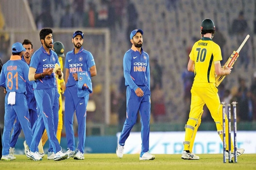 IPL আয়োজনের কথা মাথায় রেখে ১১ অক্টোবরের ভারত -অস্ট্রেলিয়া টি টোয়েন্টি সিরিজ আয়োজন করা কার্যত অসম্ভব এমনটাই মত ওয়াকিবহাল মহলের ৷ শুধু টি টোয়েন্টি সিরিজই নয়, ১০ ডিসেম্বর থেকে শুরু হতে চলা টেস্ট সিরিজও এই আইপিএলের জন্য প্রভাবিত হবে ৷ কারণ ভারতীয় ক্রিকেট দল এর আগে ওয়ার্মআপ ম্যাচ খেলতে চাইছে ৷ এই অবস্থায় ক্রিকেট অস্ট্রেলিয়াকে ক্রীড়াসূচি বদলাতে হবে ৷ বিসিসিআই আধিকারিক-রা এই বিষয়ে ইতিমধ্যেই ইঙ্গিত দিয়েছেন ৷ ইতিমধ্যেই এশিয়া কাপ স্থগিত হয়ে গেছে আর টি টোয়েন্টি বিশ্বকাপ স্থগিত হওয়ার মুখে দাঁড়িয়ে রয়েছে ৷ আর এই বিশ্বকাপের উইন্ডোতেই বিসিসিআই আইপিএল আয়োজন করতে চাইছে ৷ Photo- File IPL আয়োজনের কথা মাথায় রেখে ১১ অক্টোবরের ভারত -অস্ট্রেলিয়া টি টোয়েন্টি সিরিজ আয়োজন করা কার্যত অসম্ভব এমনটাই মত ওয়াকিবহাল মহলের ৷ শুধু টি টোয়েন্টি সিরিজই নয়, ১০ ডিসেম্বর থেকে শুরু হতে চলা টেস্ট সিরিজও এই আইপিএলের জন্য প্রভাবিত হবে ৷ কারণ ভারতীয় ক্রিকেট দল এর আগে ওয়ার্মআপ ম্যাচ খেলতে চাইছে ৷ এই অবস্থায় ক্রিকেট অস্ট্রেলিয়াকে ক্রীড়াসূচি বদলাতে হবে ৷ বিসিসিআই আধিকারিক-রা এই বিষয়ে ইতিমধ্যেই ইঙ্গিত দিয়েছেন ৷ ইতিমধ্যেই এশিয়া কাপ স্থগিত হয়ে গেছে আর টি টোয়েন্টি বিশ্বকাপ স্থগিত হওয়ার মুখে দাঁড়িয়ে রয়েছে ৷ আর এই বিশ্বকাপের উইন্ডোতেই বিসিসিআই আইপিএল আয়োজন করতে চাইছে ৷ Photo- File