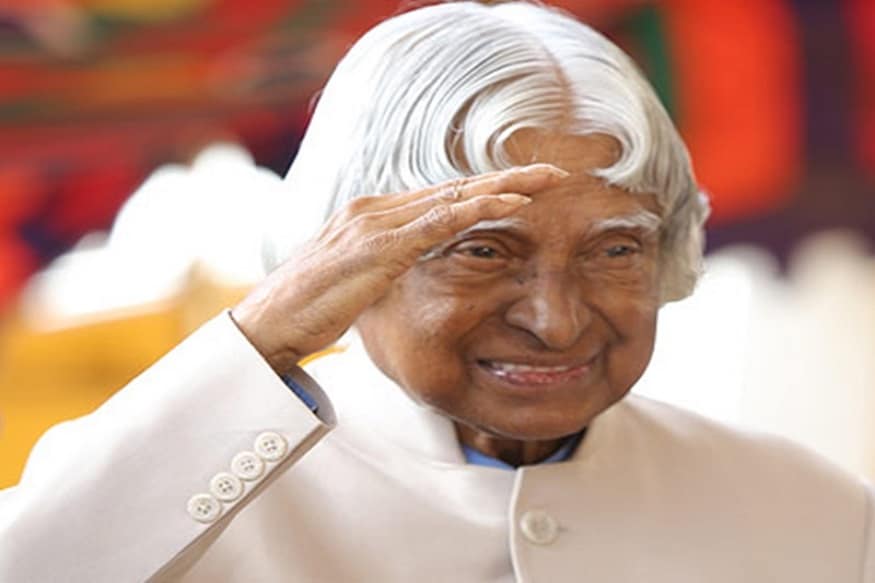 ভারতের ইতিহাসে যত রাষ্ট্রপতি হয়েছেন, তার মধ্যে সবচেয়ে জনপ্রিয় রাষ্ট্রপতি ছিলেন এপি জে আব্দুল কালাম৷ ২০১৫ সালে আজ অর্থাত্ ২৭ জুলাইয়েই প্রয়াত হন প্রাক্তন রাষ্ট্রপতি ও বিজ্ঞানী এপিজে আব্দুল কালাম৷ জীবনে সাফল্য পেতে তাঁর কিছু পরামর্শ ও উপদেশ অত্যন্ত সময়োচিত ও গুরুত্বপূর্ণ৷ দেখে নেওয়া যাক কালামের কয়েকটি উপদেশ৷ ভারতের ইতিহাসে যত রাষ্ট্রপতি হয়েছেন, তার মধ্যে সবচেয়ে জনপ্রিয় রাষ্ট্রপতি ছিলেন এপি জে আব্দুল কালাম৷ ২০১৫ সালে আজ অর্থাত্ ২৭ জুলাইয়েই প্রয়াত হন প্রাক্তন রাষ্ট্রপতি ও বিজ্ঞানী এপিজে আব্দুল কালাম৷ জীবনে সাফল্য পেতে তাঁর কিছু পরামর্শ ও উপদেশ অত্যন্ত সময়োচিত ও গুরুত্বপূর্ণ৷ দেখে নেওয়া যাক কালামের কয়েকটি উপদেশ৷