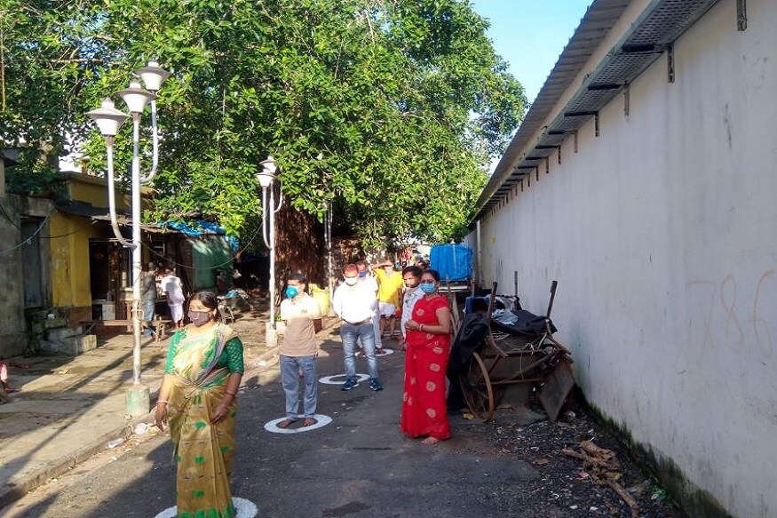 করোনার গাইডলাইন মানতে হবে পুণ্যার্থীদের৷ সময় এবং লোক সংখ্যা বেঁধে দেওয়া হয়েছে৷ মন্দিরের বাইরে ও ভিতরে সোশ্যাল ডিসট্যান্স মানা হবে৷ করোনার গাইডলাইন মানতে হবে পুণ্যার্থীদের৷ সময় এবং লোক সংখ্যা বেঁধে দেওয়া হয়েছে৷ মন্দিরের বাইরে ও ভিতরে সোশ্যাল ডিসট্যান্স মানা হবে৷