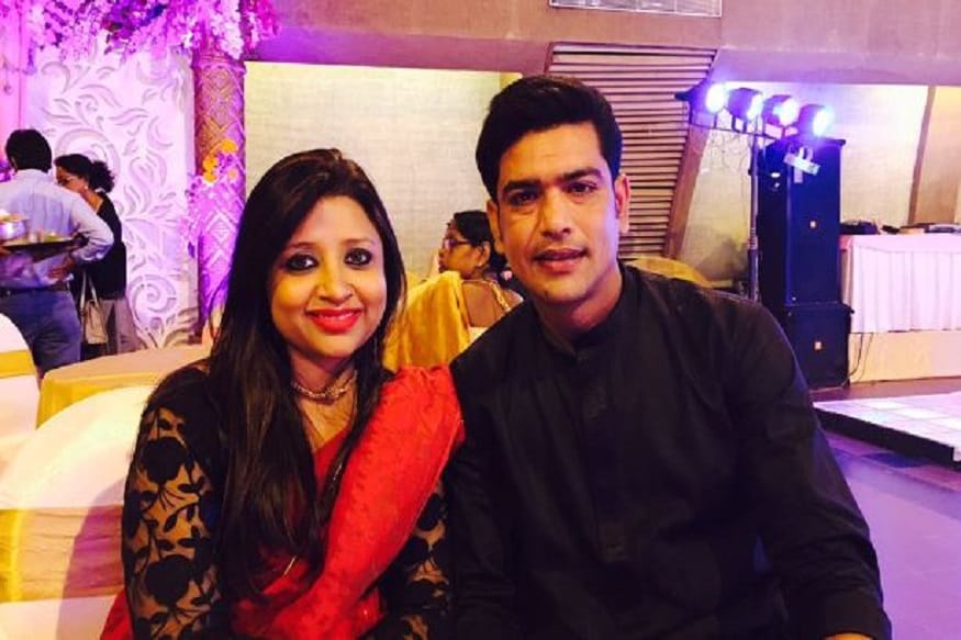 রাজ্যে তৃণমূল কংগ্রেসের বিধায়ক ও সাংসদদের বাড়ির অন্দরমহলে এর আগেও হানা দিয়েছে করোনা৷ এই মুহূর্তে লক্ষ্মীরতন শুক্লার বড় ছেলে করোনা আক্রান্ত৷ দিন কয়েক আগে তাঁর স্ত্রী করোনা আক্রান্ত হয়েছিলেন৷ তবে স্মিতা সান্যাল শুক্লা এখন করোনা মুক্ত৷ Photo- File রাজ্যে তৃণমূল কংগ্রেসের বিধায়ক ও সাংসদদের বাড়ির অন্দরমহলে এর আগেও হানা দিয়েছে করোনা৷ এই মুহূর্তে লক্ষ্মীরতন শুক্লার বড় ছেলে করোনা আক্রান্ত৷ দিন কয়েক আগে তাঁর স্ত্রী করোনা আক্রান্ত হয়েছিলেন৷ তবে স্মিতা সান্যাল শুক্লা এখন করোনা মুক্ত৷ Photo- File