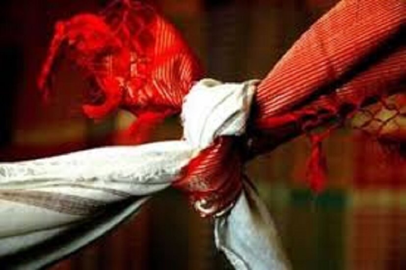  যতক্ষণ না বিবাহবিচ্ছেদের সমস্ত আইনি প্রক্রিয়া সম্পূর্ণ হচ্ছে অন্য কোনও বিবাহ-বহির্ভূত সম্পর্ক রাখতে পারেন না কোনও স্বামী। 